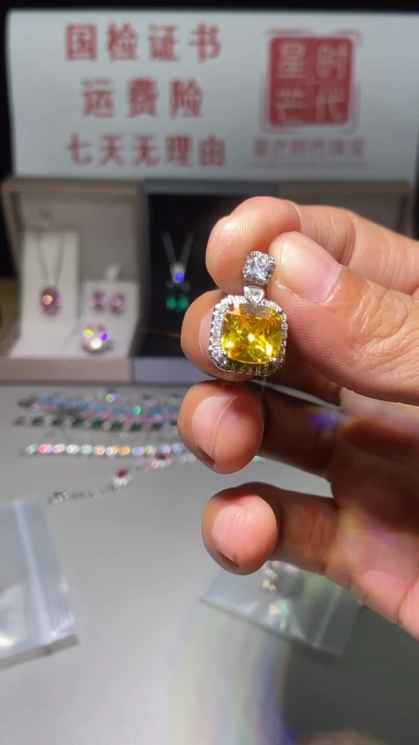 颈饰铂Pt950镶嵌钻石807