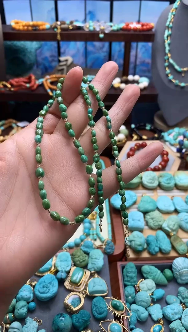 18K金镶嵌绿松石颈饰翠绿色糖豆项链