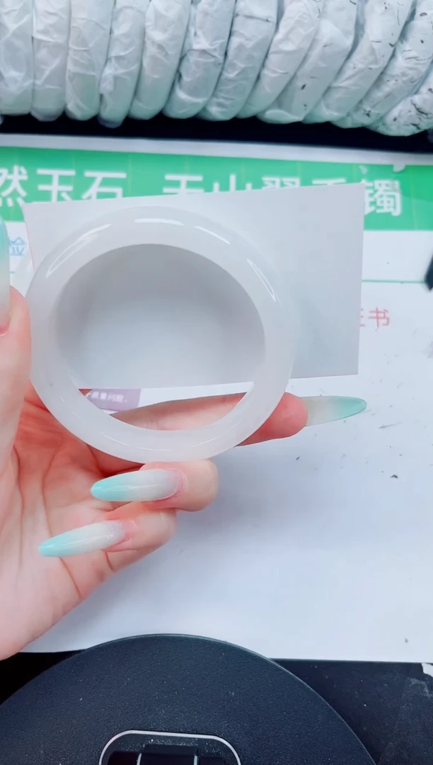 石英质玉手镯未镶嵌222-57/58