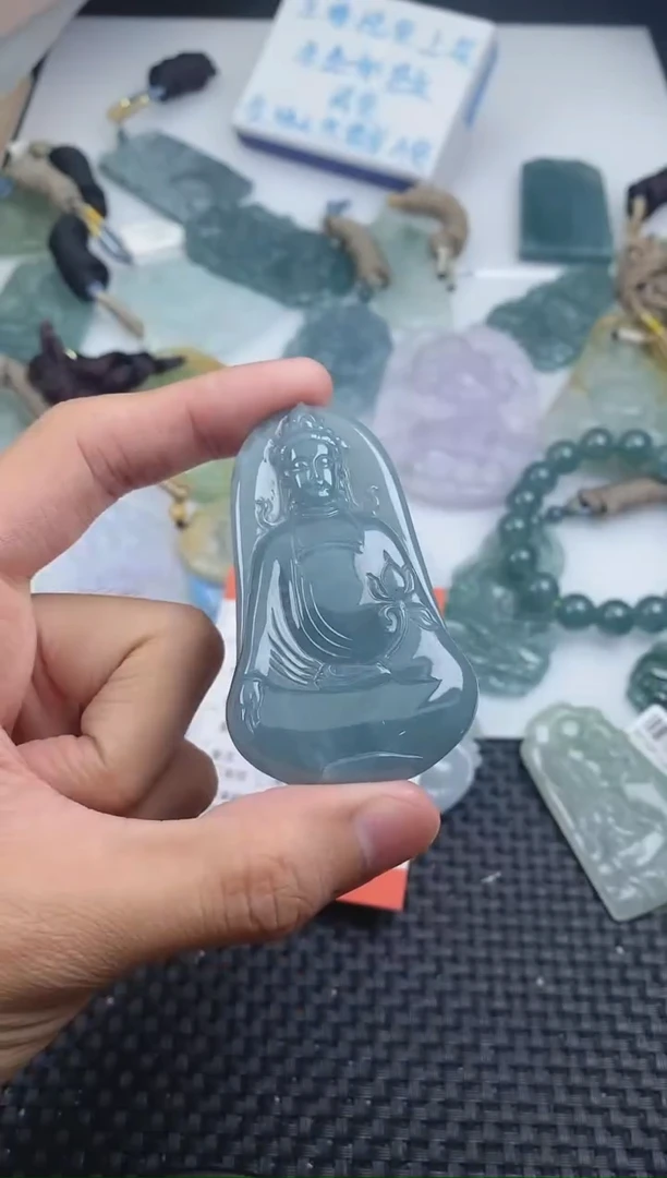 翡翠未镶嵌颈饰