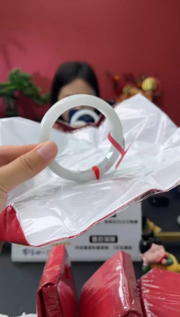 未镶嵌手镯翡翠5
