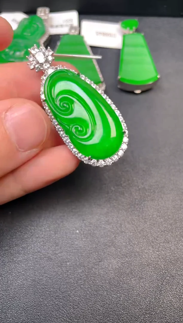 银S925镶嵌挂件翡翠吊坠