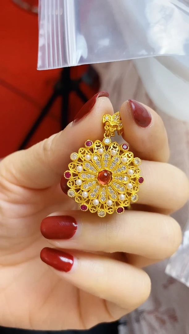 合金无039太阳花吊坠