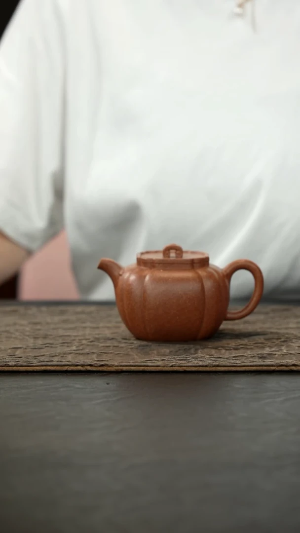 茶壶紫砂桃花泥太极如意150CC