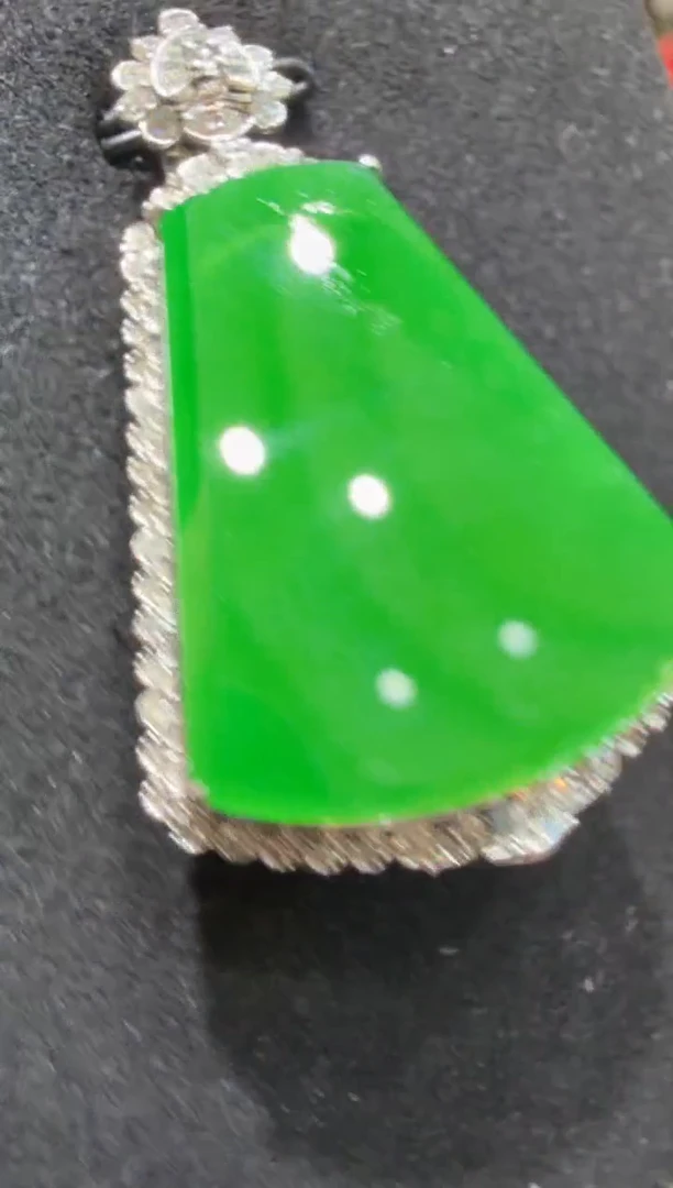 吊坠(不含链)18K金镶嵌翡翠多样性团购发一件