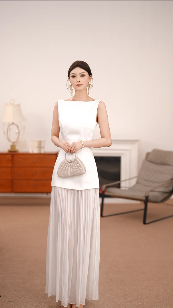 【芝芝】法式简约缎面高端轻奢小众度假小香风无袖拼接连衣裙HY308