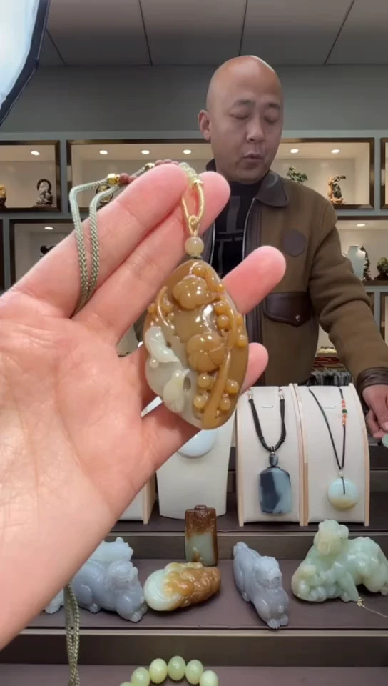 颈饰未镶嵌和田玉苏