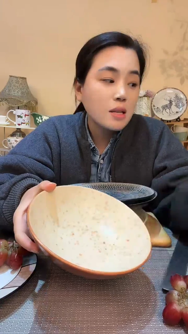 瓷片7英寸碗  微瑕介意勿拍