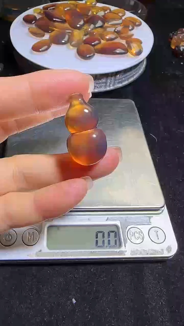 琥珀颈饰未镶嵌17