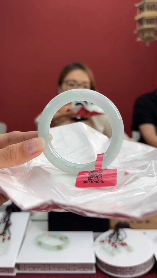 翡翠手镯未镶嵌1手镯