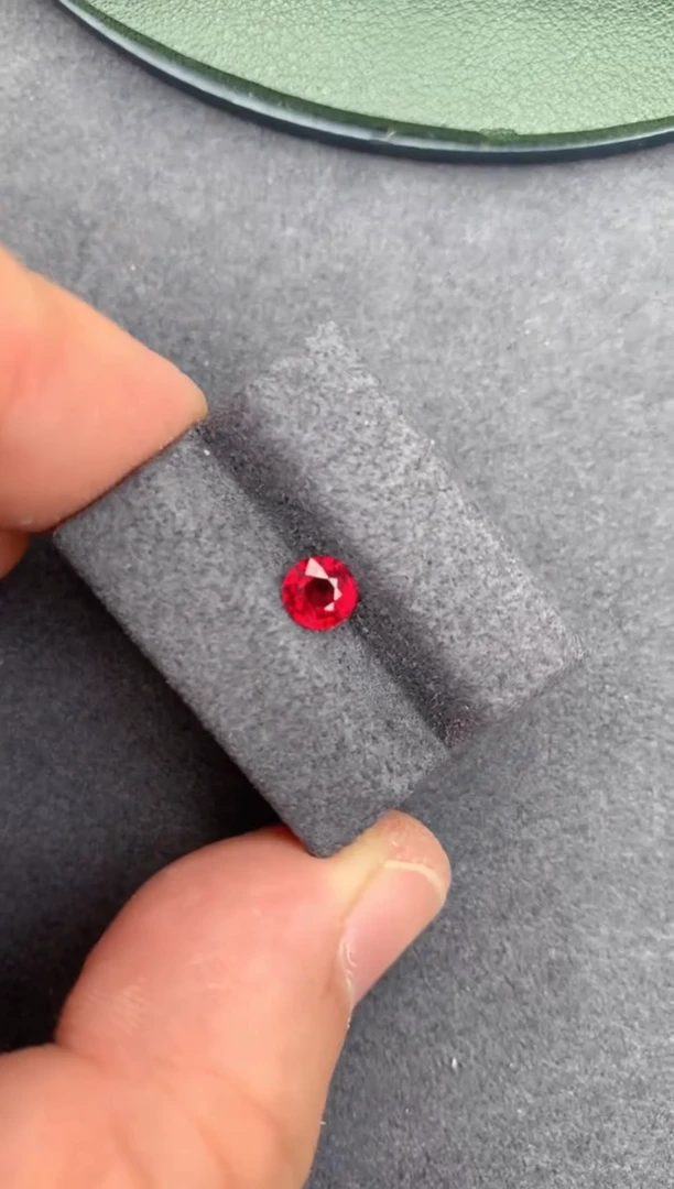 【闪购商品】红宝石裸石未镶嵌69分 无烧鸽血红红宝石