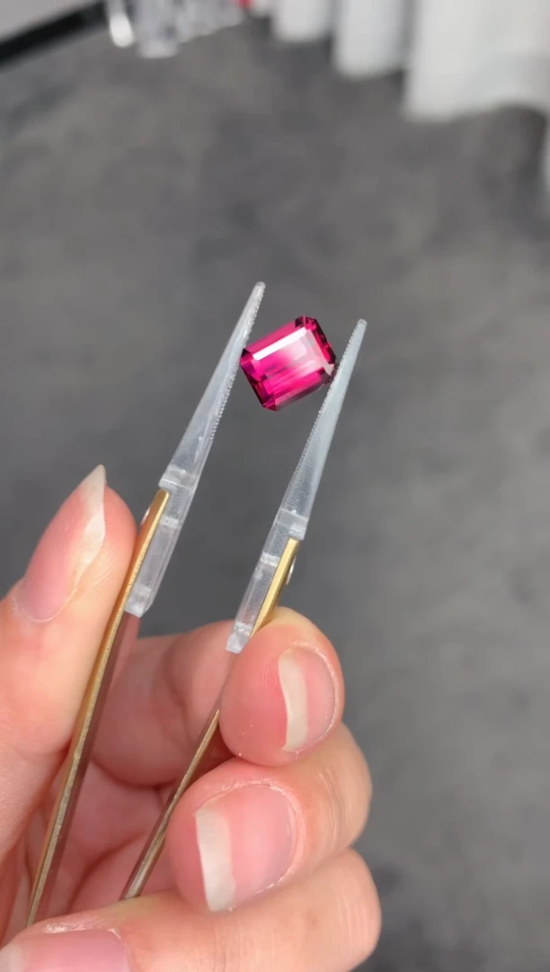 石榴石裸石未镶嵌4ct镁铝