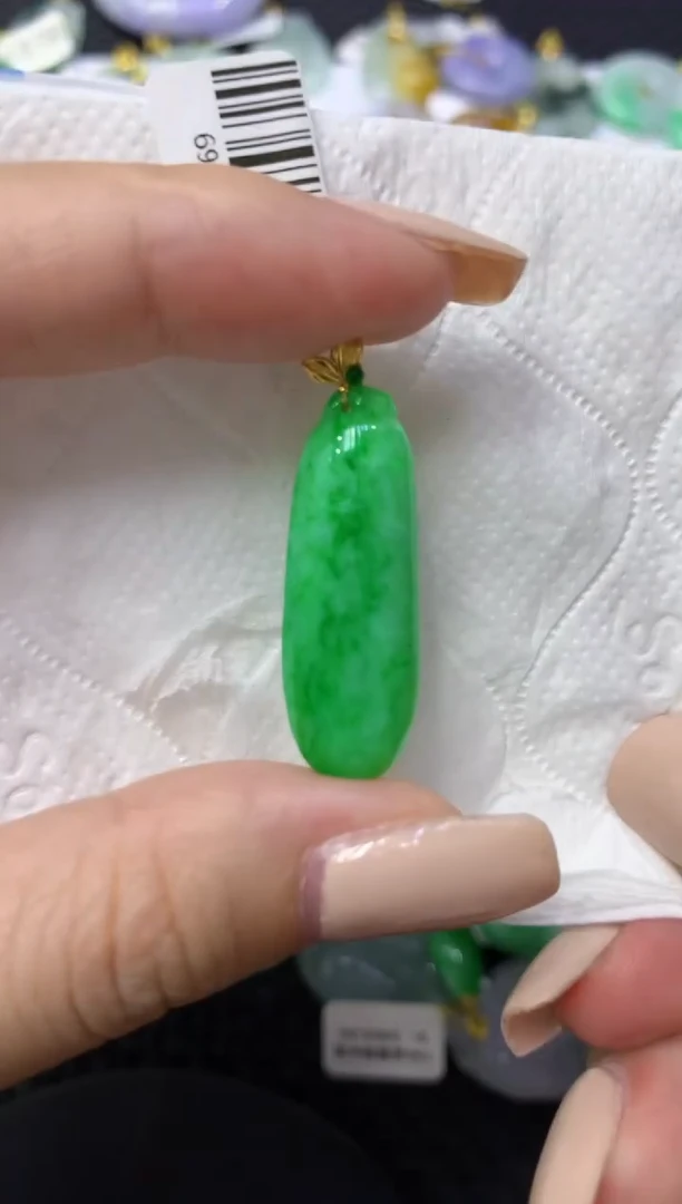 颈饰18K金镶嵌翡翠天然缅甸翡翠A货