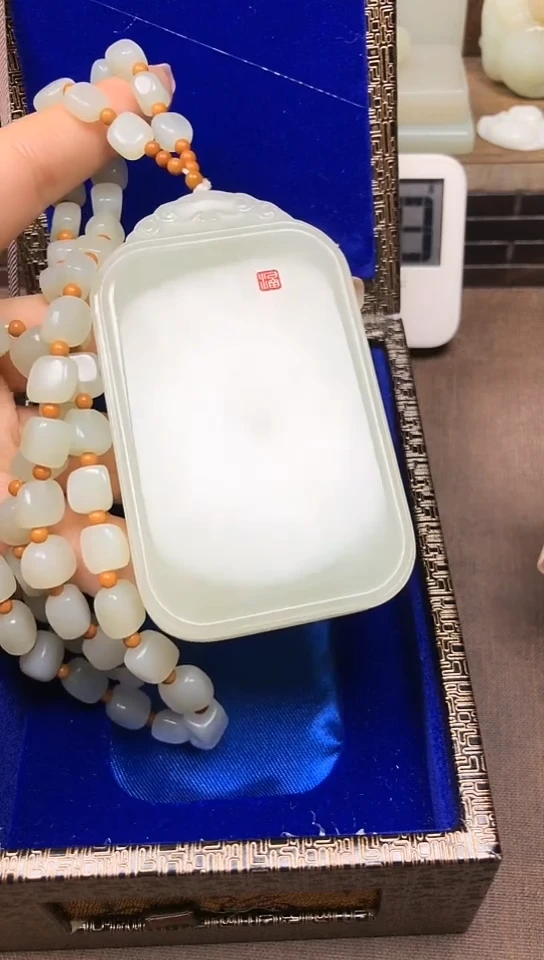 和田玉未镶嵌颈饰志林