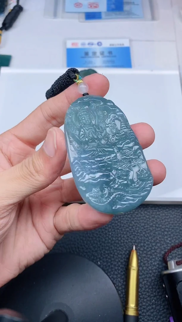 颈饰未镶嵌翡翠