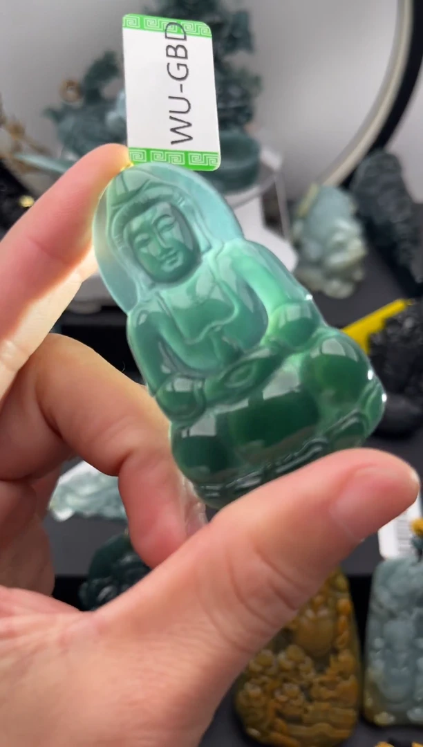 颈饰未镶嵌翡翠观音