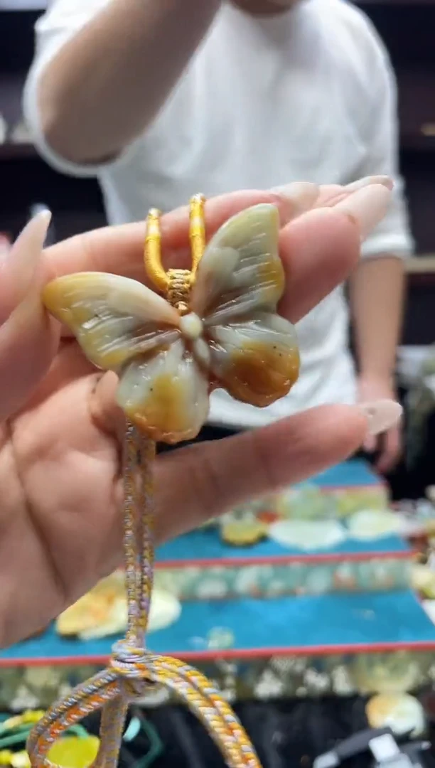 未镶嵌岫玉吊坠·