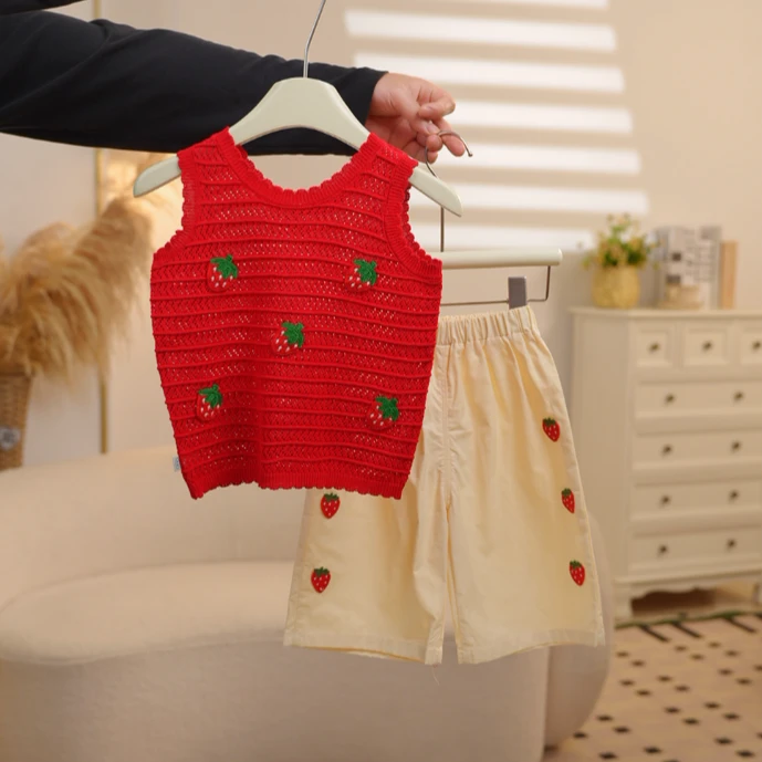 2025夏季新款儿童草莓套装 女童韩系无袖上衣+女宝休闲裤两件套