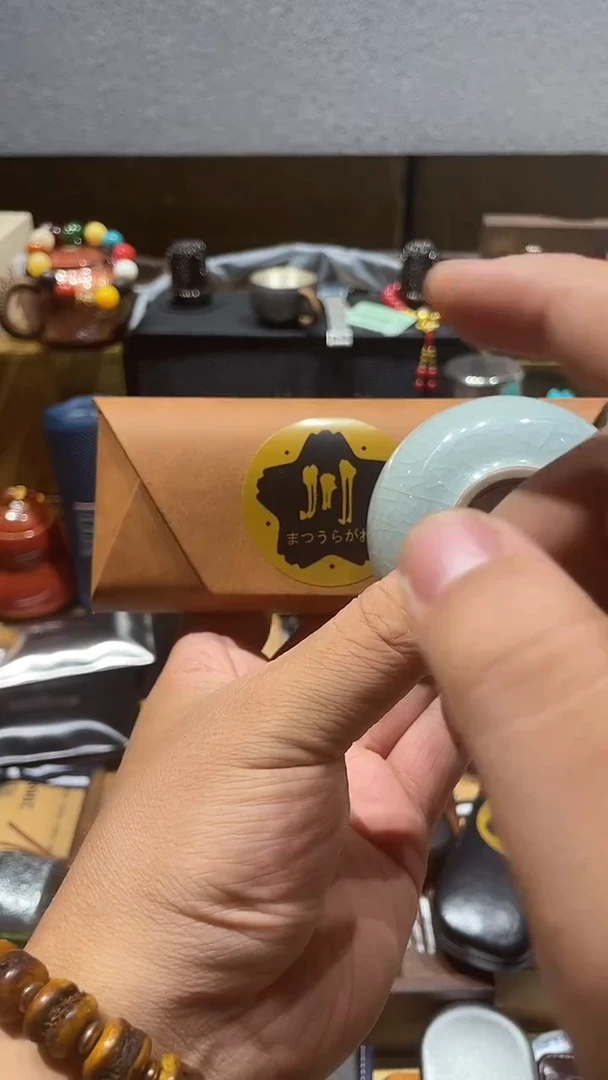 瓷片闪购商品 如图所示