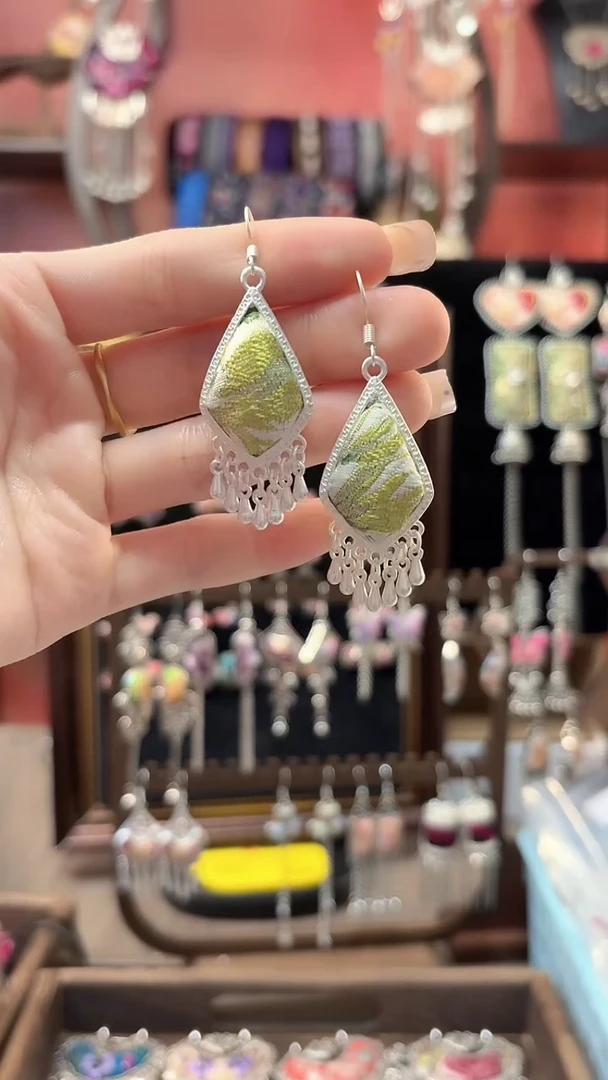 织绣 云织谣民族风精美饰品   163