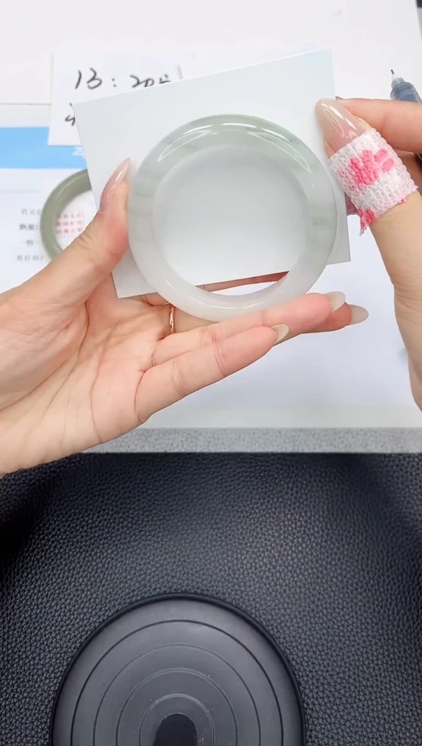 石英质玉手镯未镶嵌119-56.3