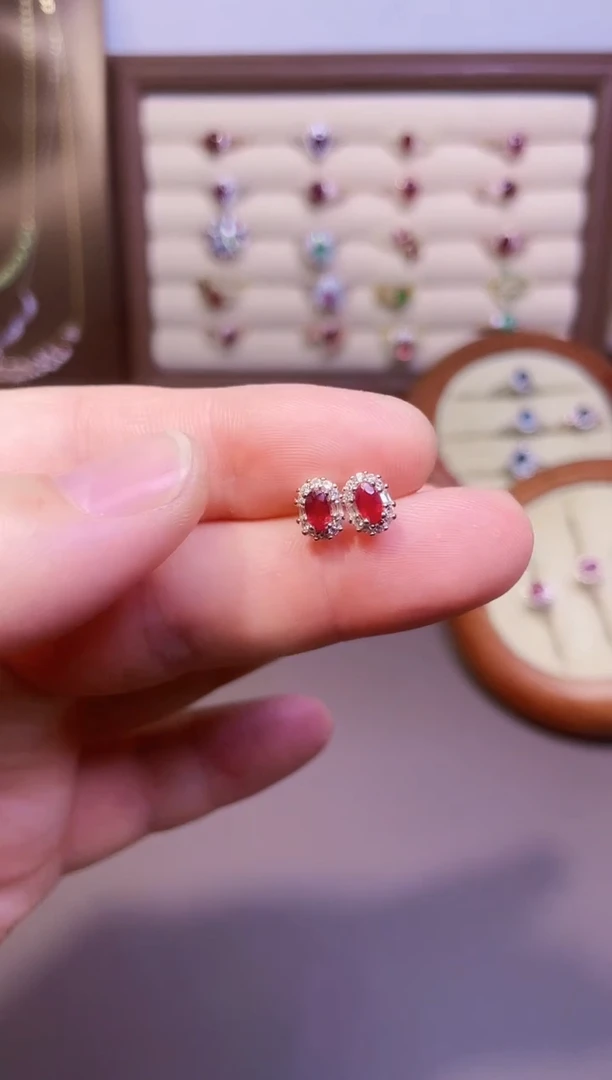 【闪购商品】红宝石耳饰银S925镶嵌一对