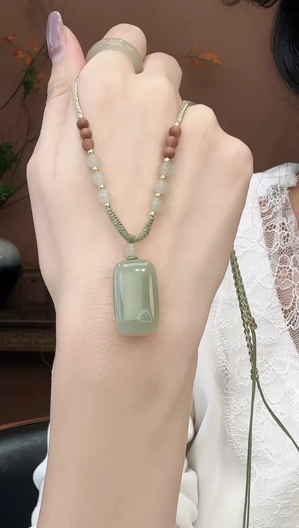 吊坠(赠链)未镶嵌和田玉厚装无事牌吊坠多样性发一件