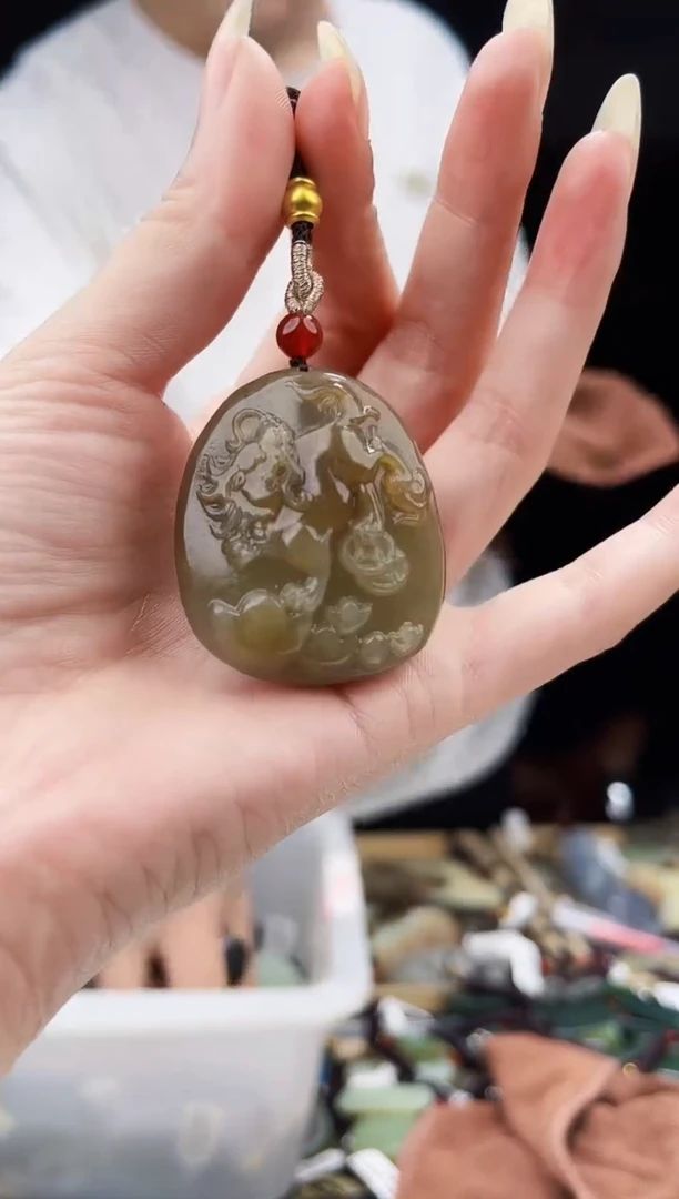 颈饰未镶嵌和田玉1