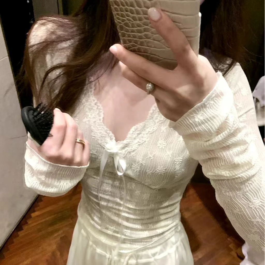 韩系纯欲风v领长袖蕾丝衫t恤女秋冬内搭高级感气质掐腰打底衫上衣