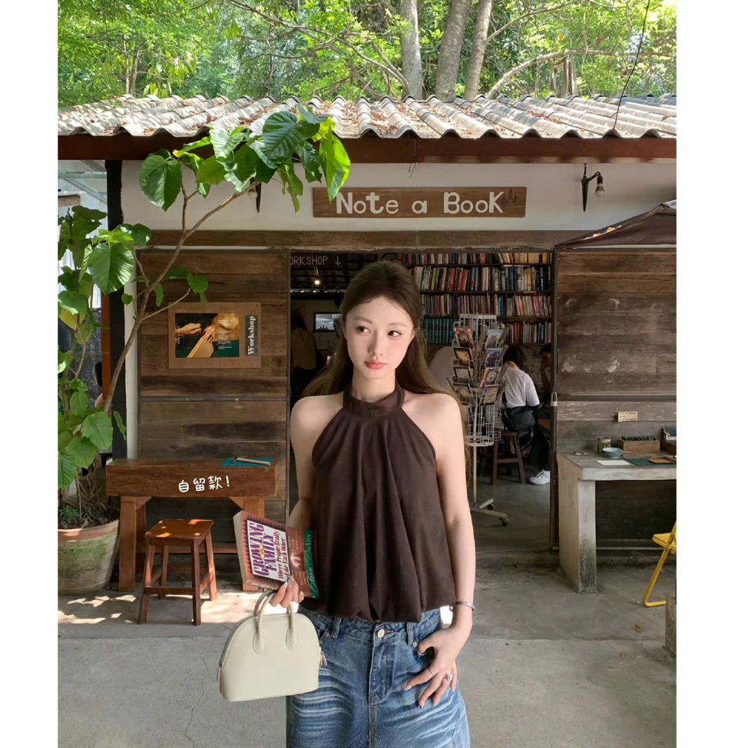 法式设计感云朵感花苞摆挖肩挂脖吊带上衣女配百搭宽松休闲牛仔裤