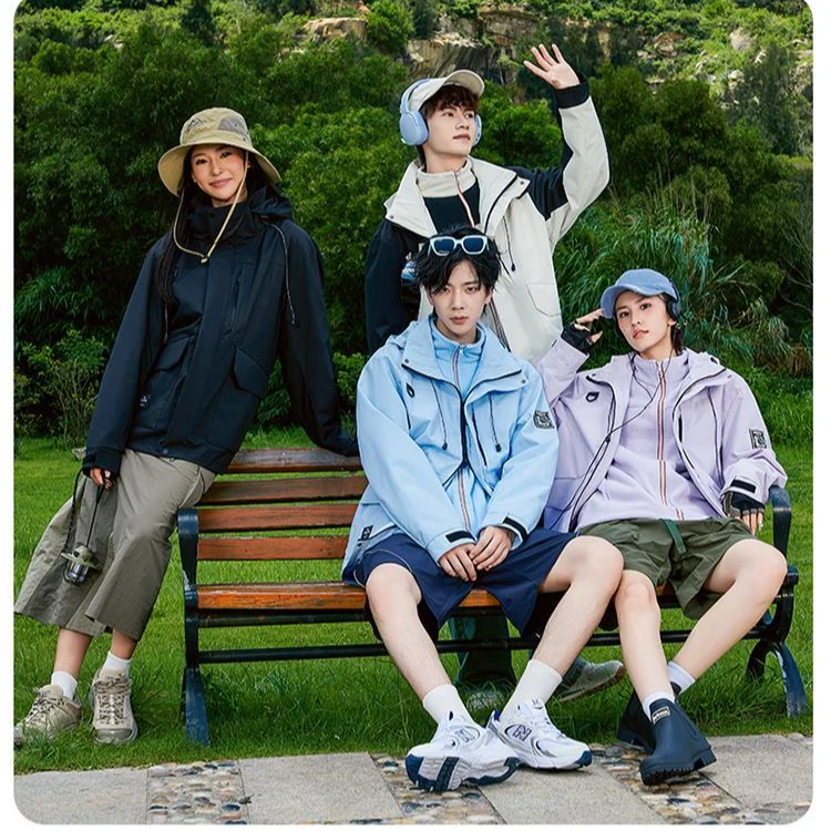 蕉下客2025新款户外情侣登山服三合一休闲夹克防风防水秋冬C