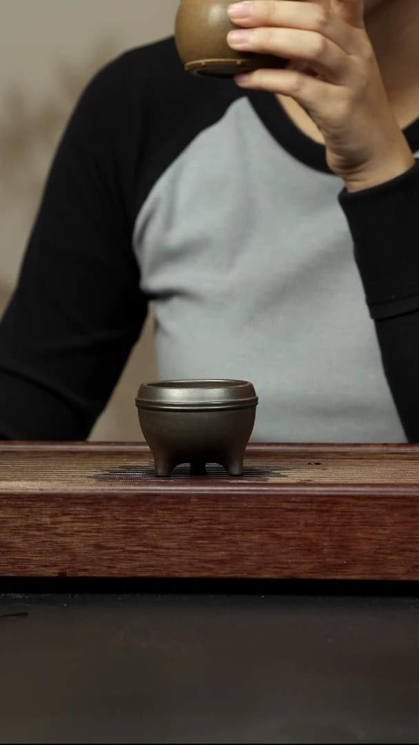 紫砂茶壶岩中泥三拼 三足杯