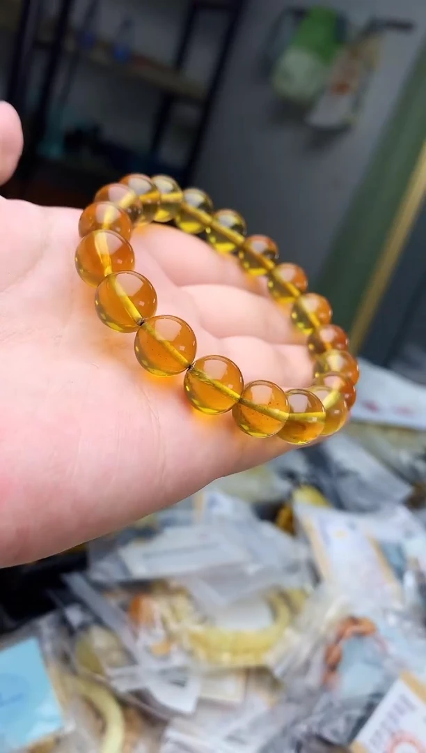 未镶嵌琥珀珠宝奇石85