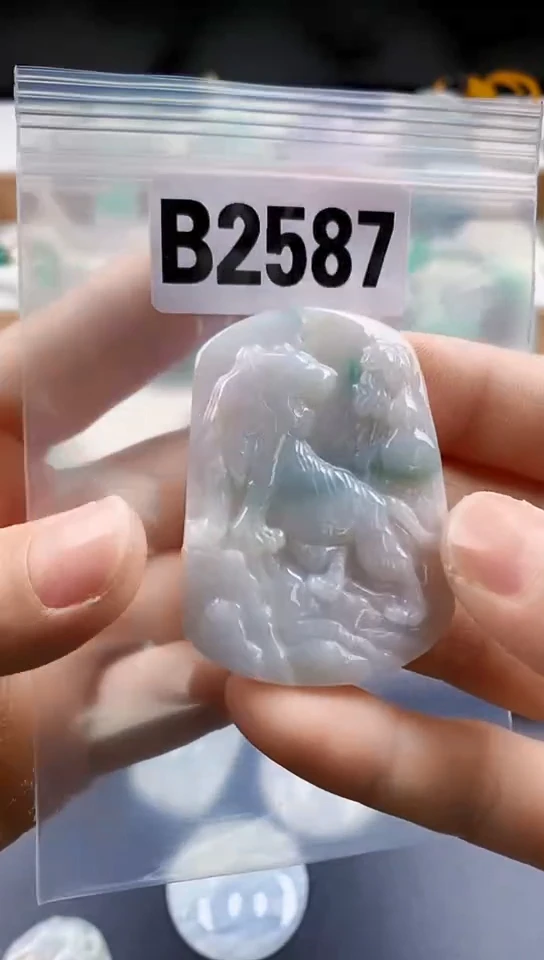 颈饰未镶嵌翡翠天然翡翠吊坠挂件