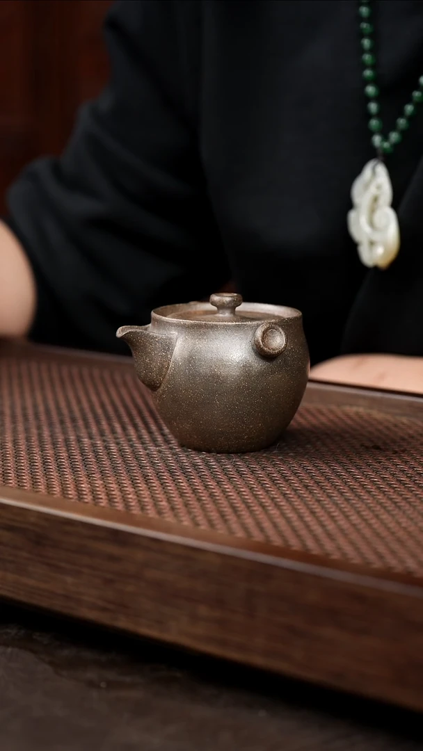 茶壶紫砂岩中泥三元宝瓶