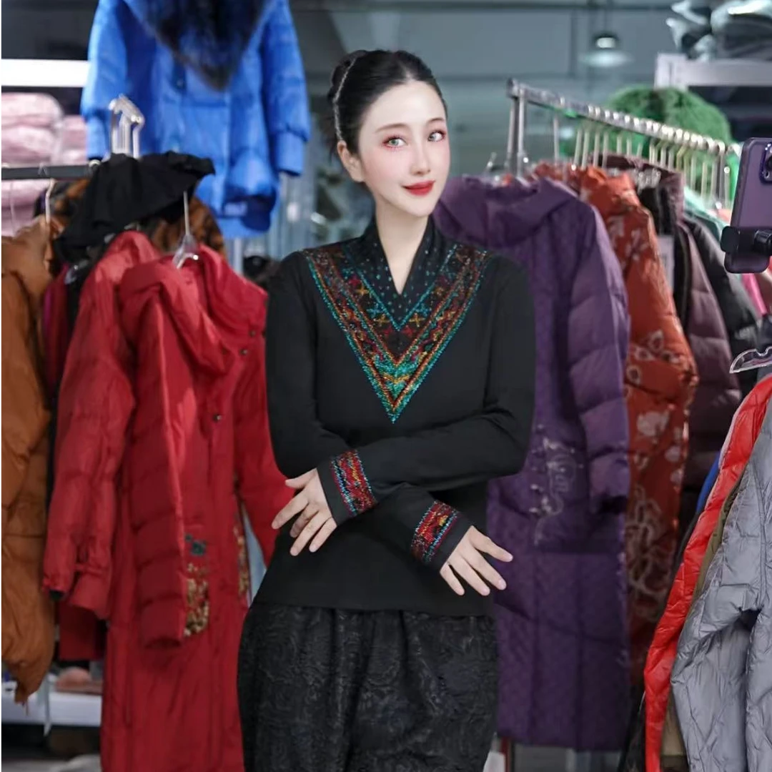 【LeiXiaoQi/雷小七】民族风黑色重工烫钻上衣V领洋气短袖t恤女