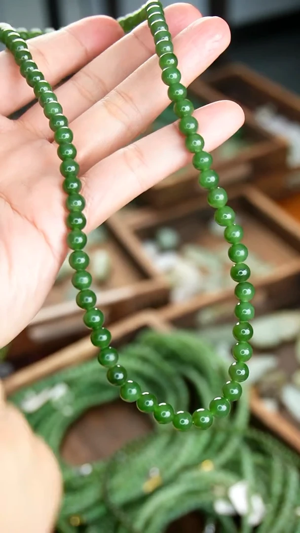 颈饰未镶嵌和田玉（碧玉）001