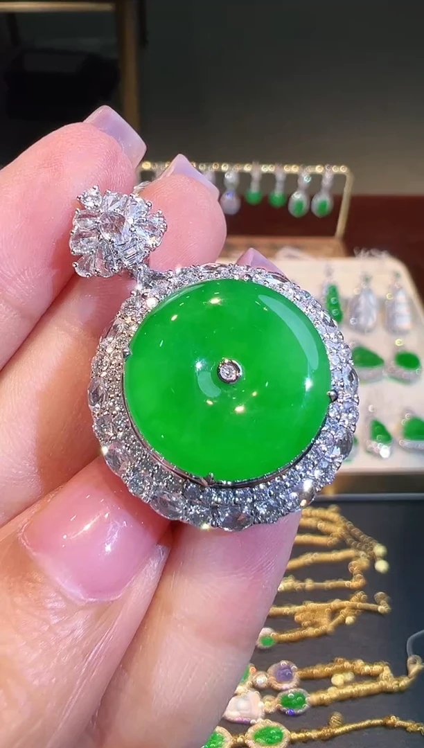 翡翠18K金镶嵌吊坠(不含链)翡翠