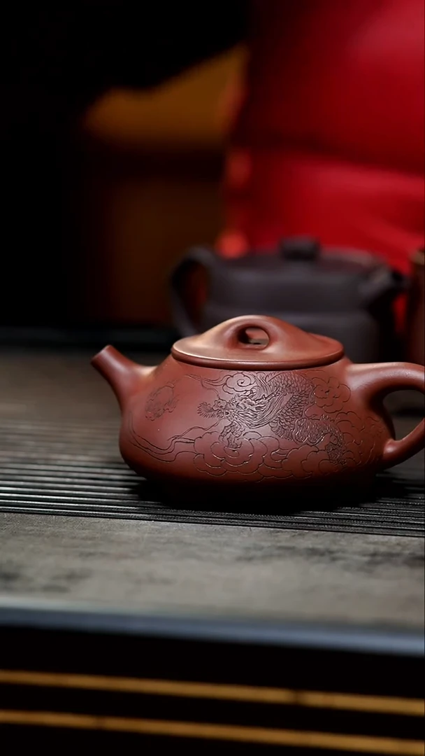 【闪购商品】紫砂茶壶18-半手老紫泥龙吟景舟230cc