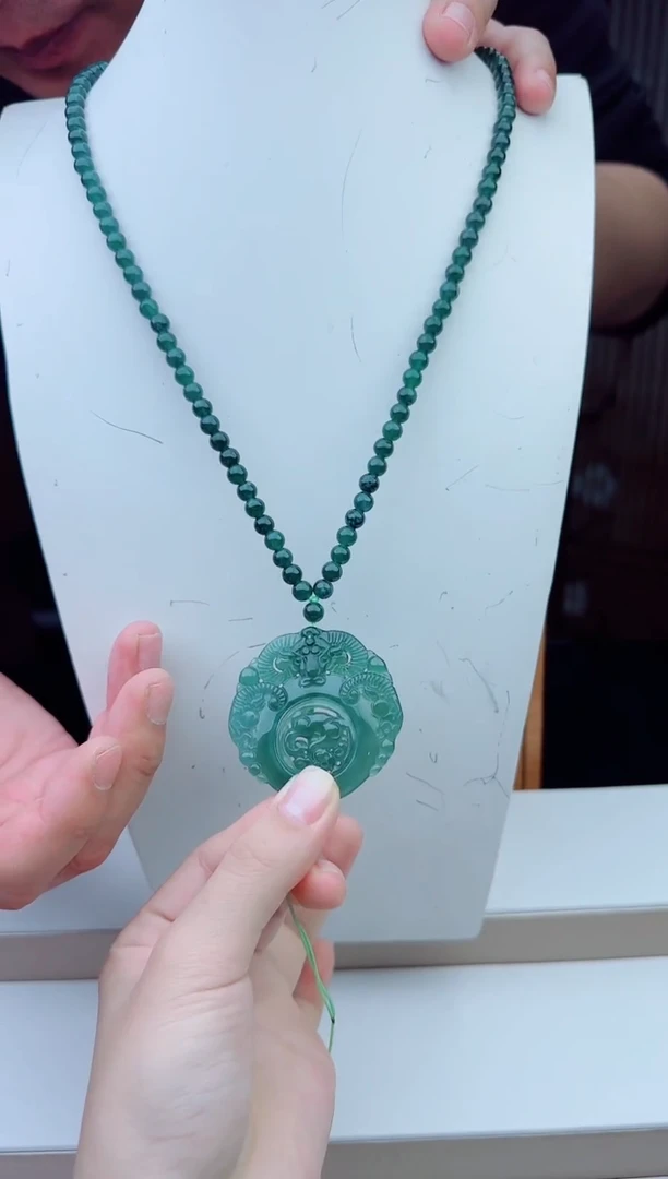 颈饰未镶嵌翡翠多样性发其一