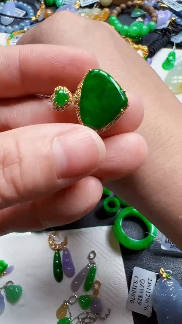 颈饰未镶嵌翡翠爱心