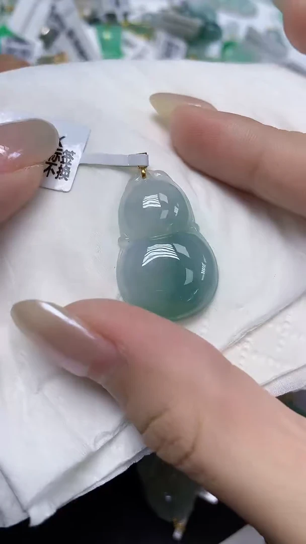 翡翠18K金镶嵌颈饰天然缅甸翡翠A货