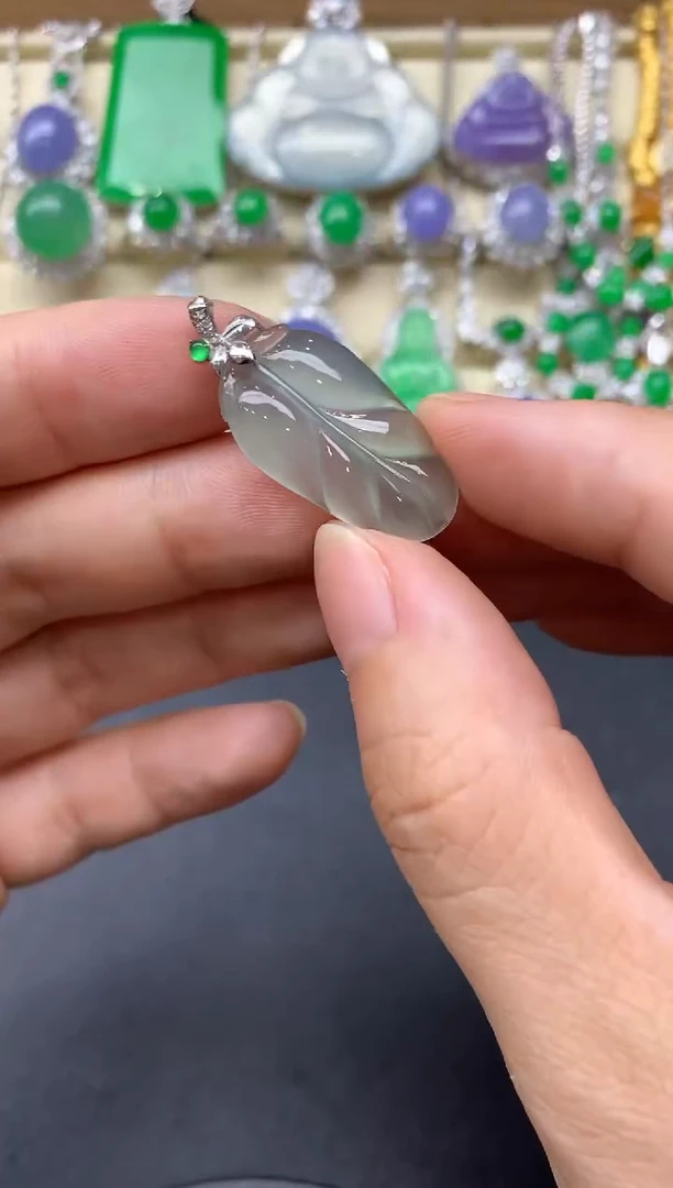 翡翠18K金镶嵌颈饰106-中国好珍宝