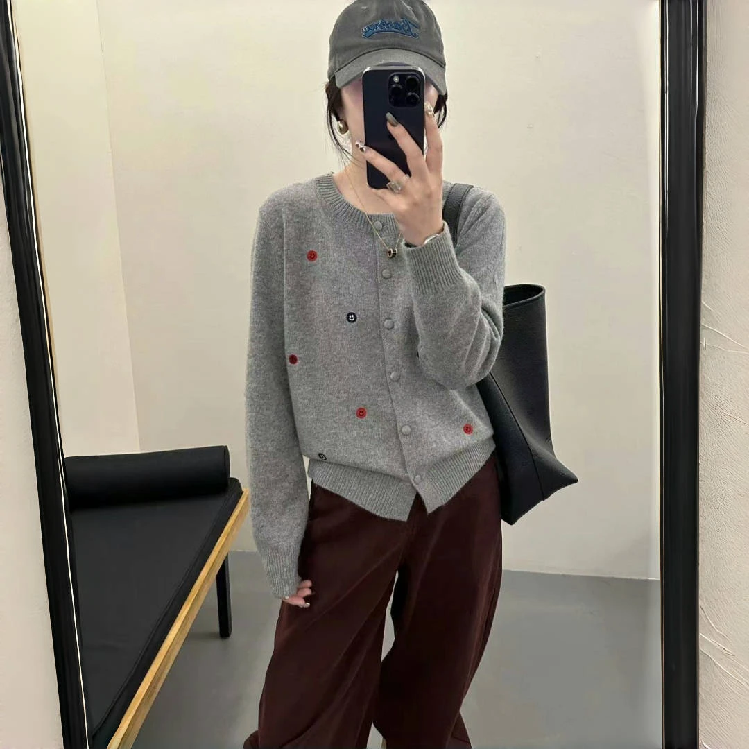 秋冬新款笑脸刺绣针织开衫女毛针织衫短款小香风上衣圆领常规长袖