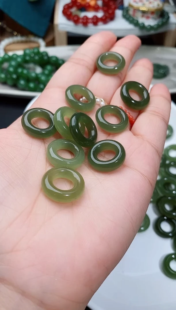 吊坠(不含链)未镶嵌和田玉A2多样性发其一