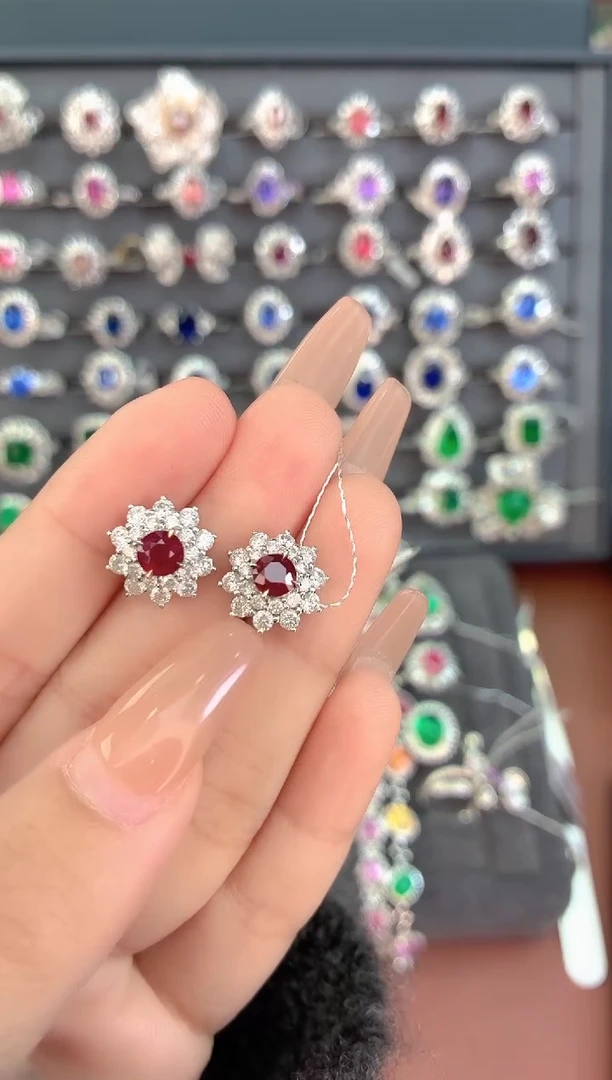 18K金镶嵌耳饰红宝石c****a-