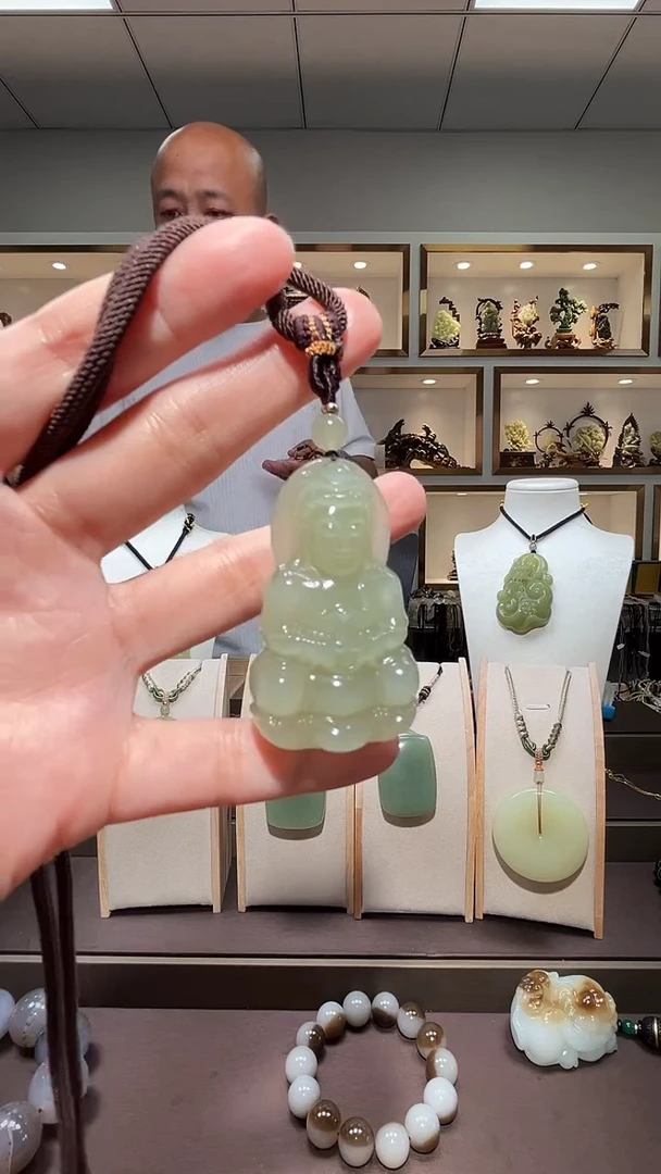 和田玉未镶嵌颈饰苏