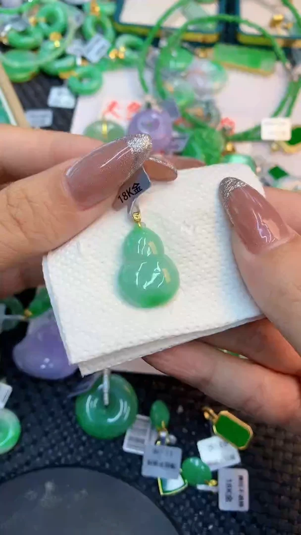 颈饰未镶嵌翡翠1