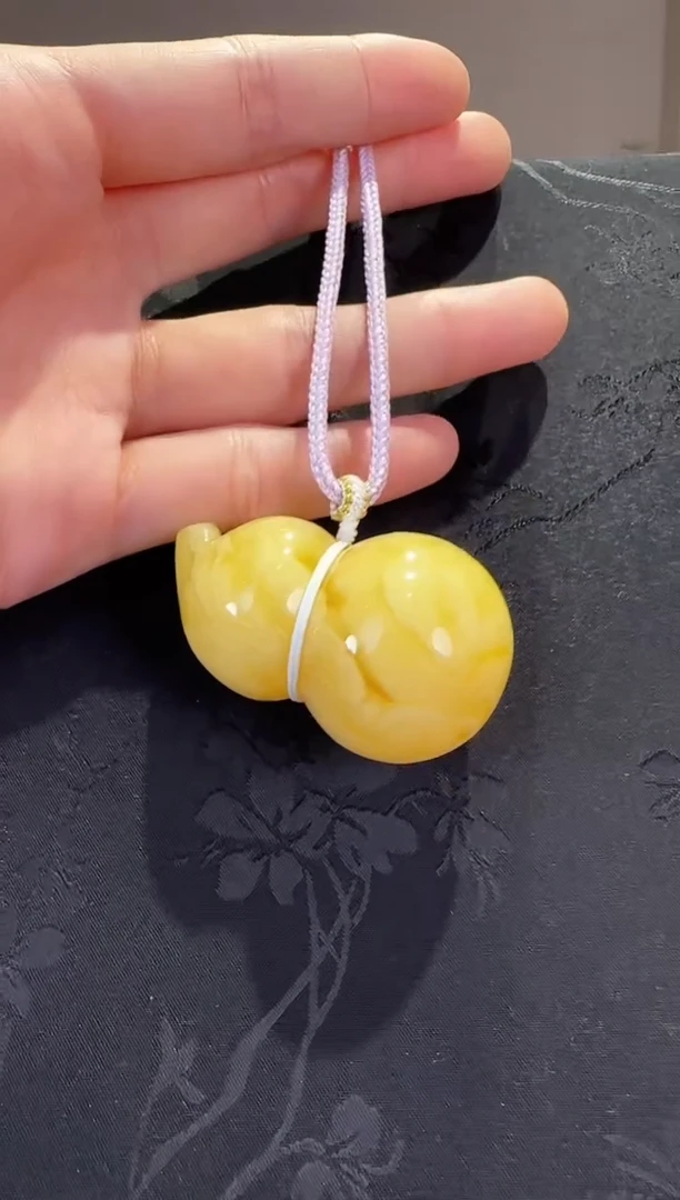 蜜蜡颈饰未镶嵌葫芦吊坠