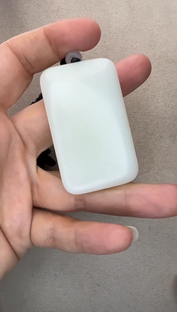 和田玉未镶嵌颈饰1